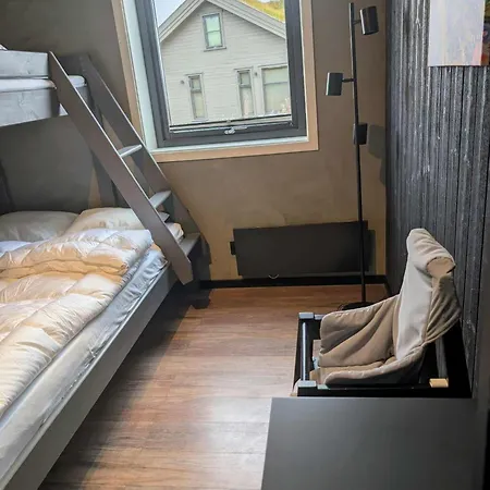 Modern With Jacuzzi Near Alpine Semesterbostad