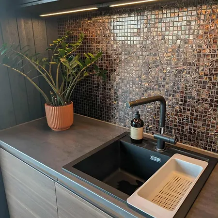 Modern With Jacuzzi Near Alpine Semesterbostad
