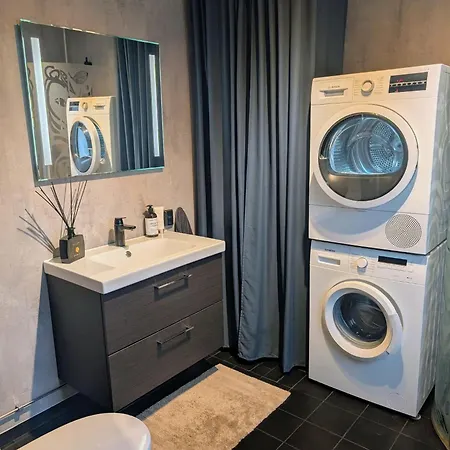 Semesterbostad Modern With Jacuzzi Near Alpine