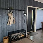 Modern With Jacuzzi Near Alpine בית נופש טריסיל